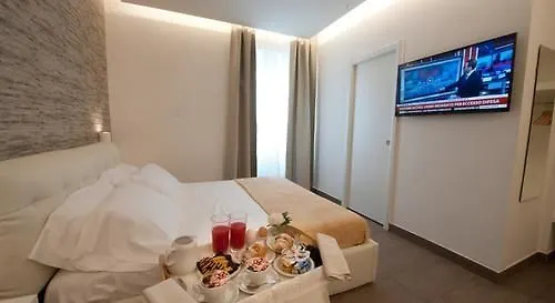Oda ve Kahvaltı Domus Castroni Pompeo Magno 4*